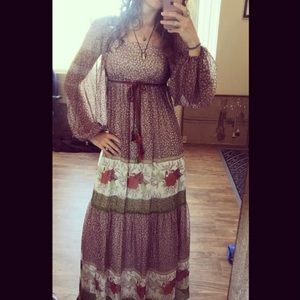 GORGEOUS 1970s Vintage dress